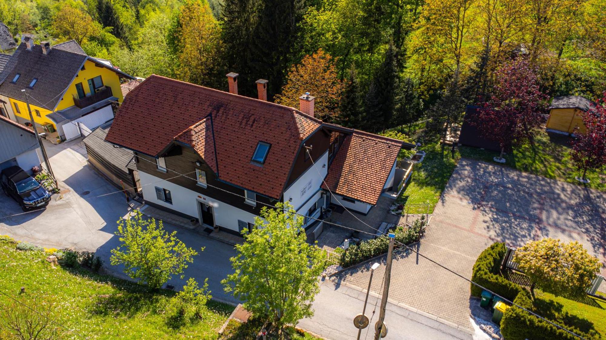 Resort Pod Orehi - Bled - Apartma & Glamping & Savna Szoba fotó
