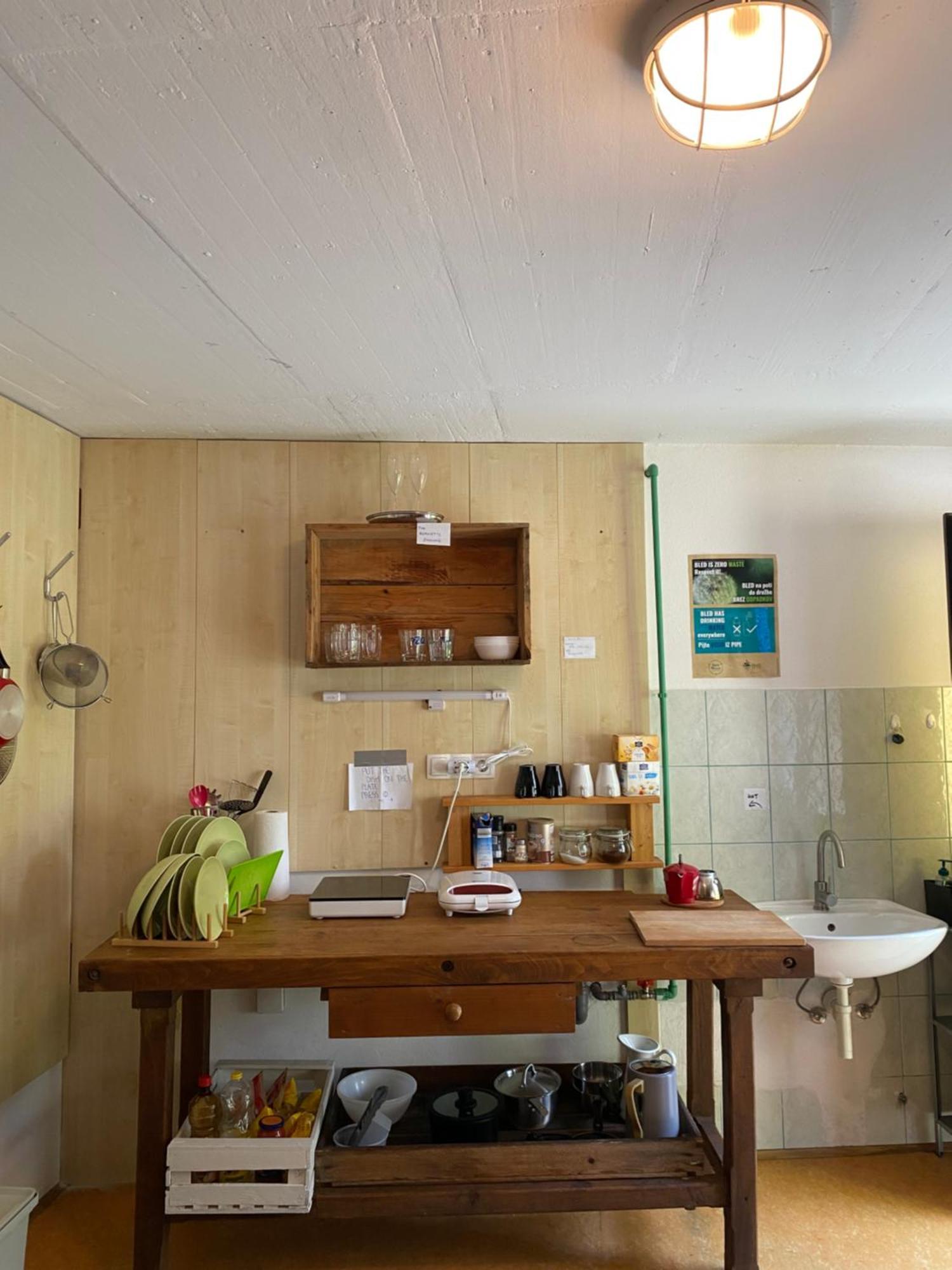 Resort Pod Orehi - Bled - Apartma & Glamping & Savna Kültér fotó